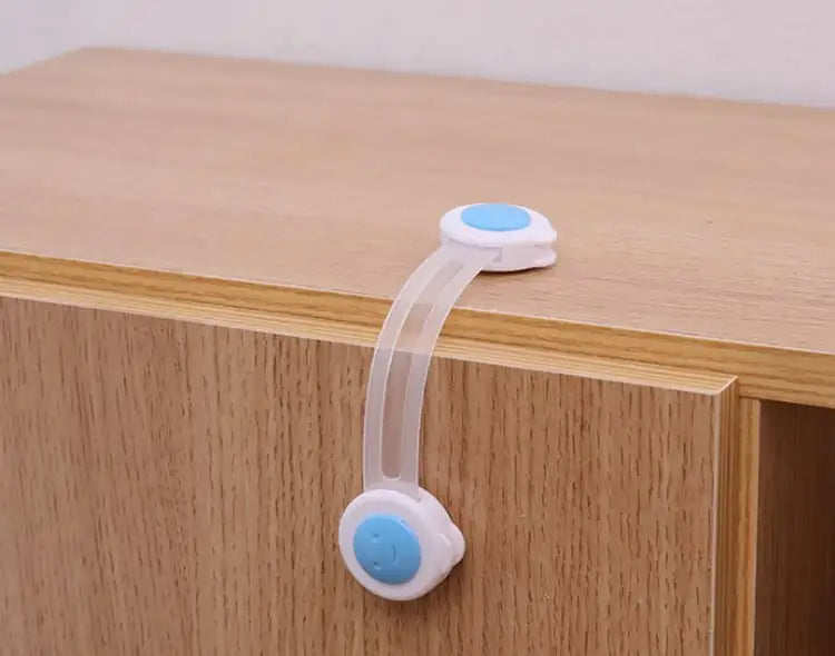 Multifunktionale Kindersicherung für Schubladen und Einklemmschutz – Sicherheit für Ihr Kind - SafeBabyKinder